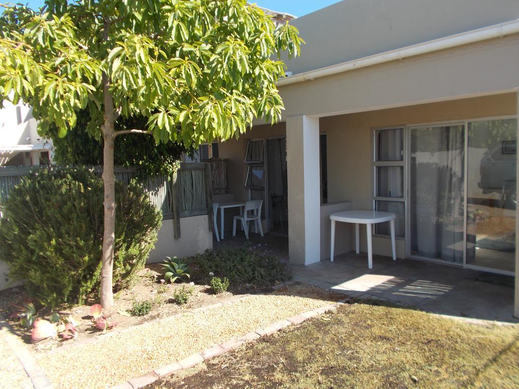 Due South Guest House Langebaan Buitenkant foto