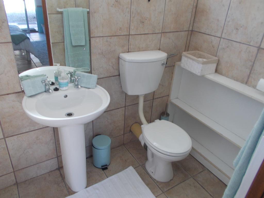 Due South Guest House Langebaan Buitenkant foto