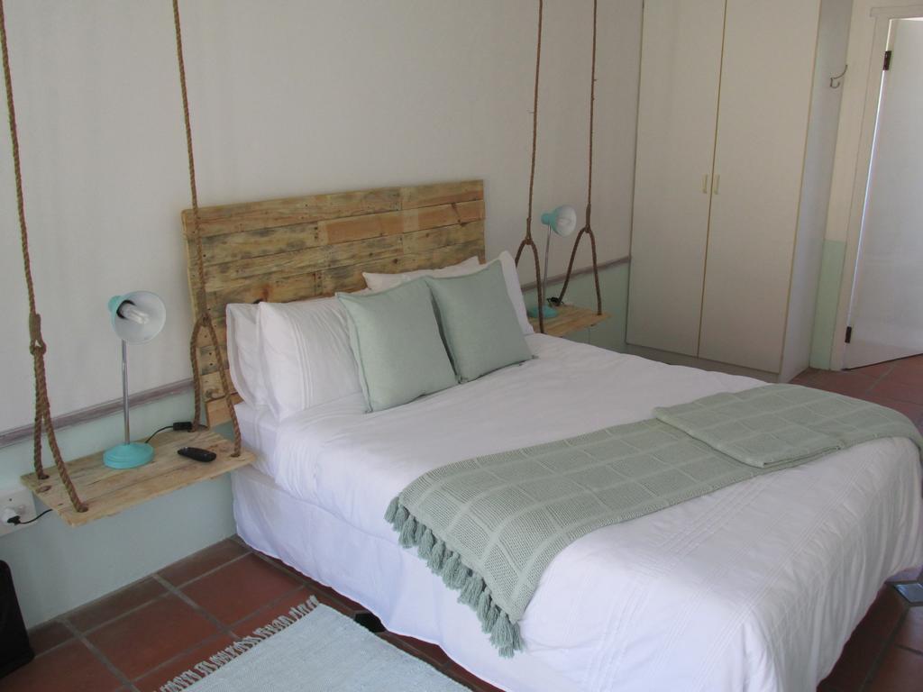 Due South Guest House Langebaan Buitenkant foto
