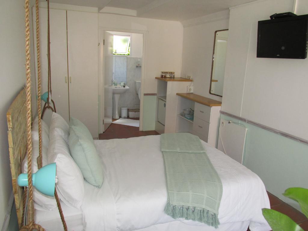 Due South Guest House Langebaan Buitenkant foto