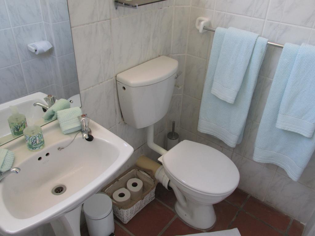 Due South Guest House Langebaan Buitenkant foto