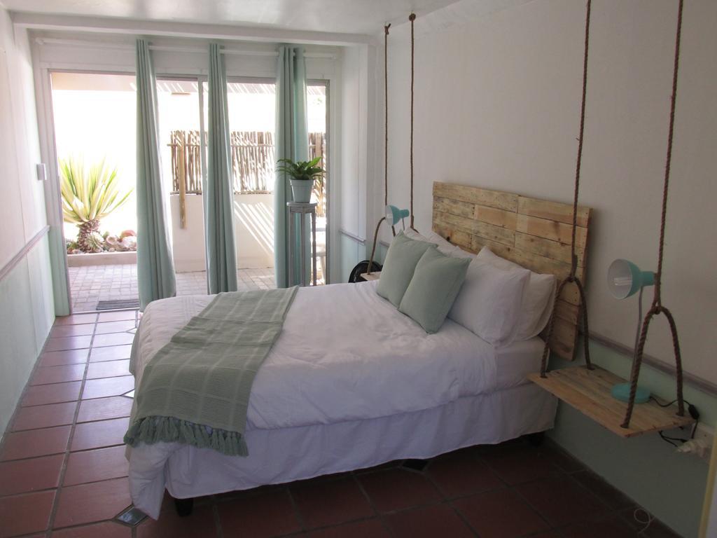 Due South Guest House Langebaan Buitenkant foto