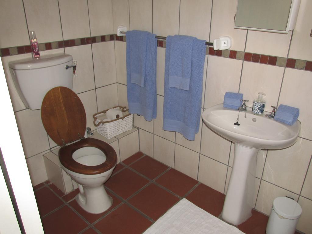 Due South Guest House Langebaan Buitenkant foto