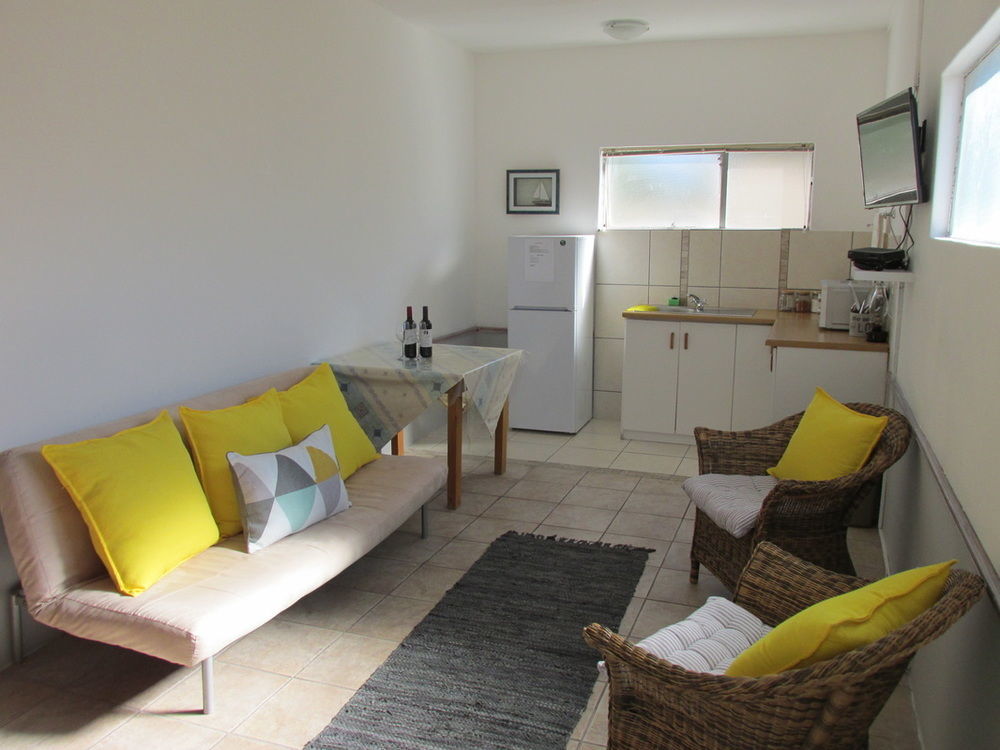 Due South Guest House Langebaan Buitenkant foto