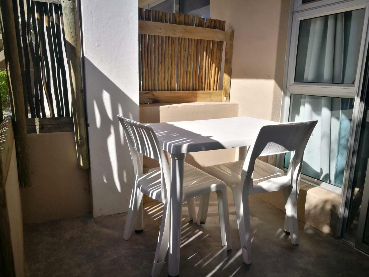 Due South Guest House Langebaan Buitenkant foto
